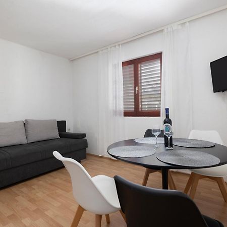 Apartments Family Roso Promajna Buitenkant foto