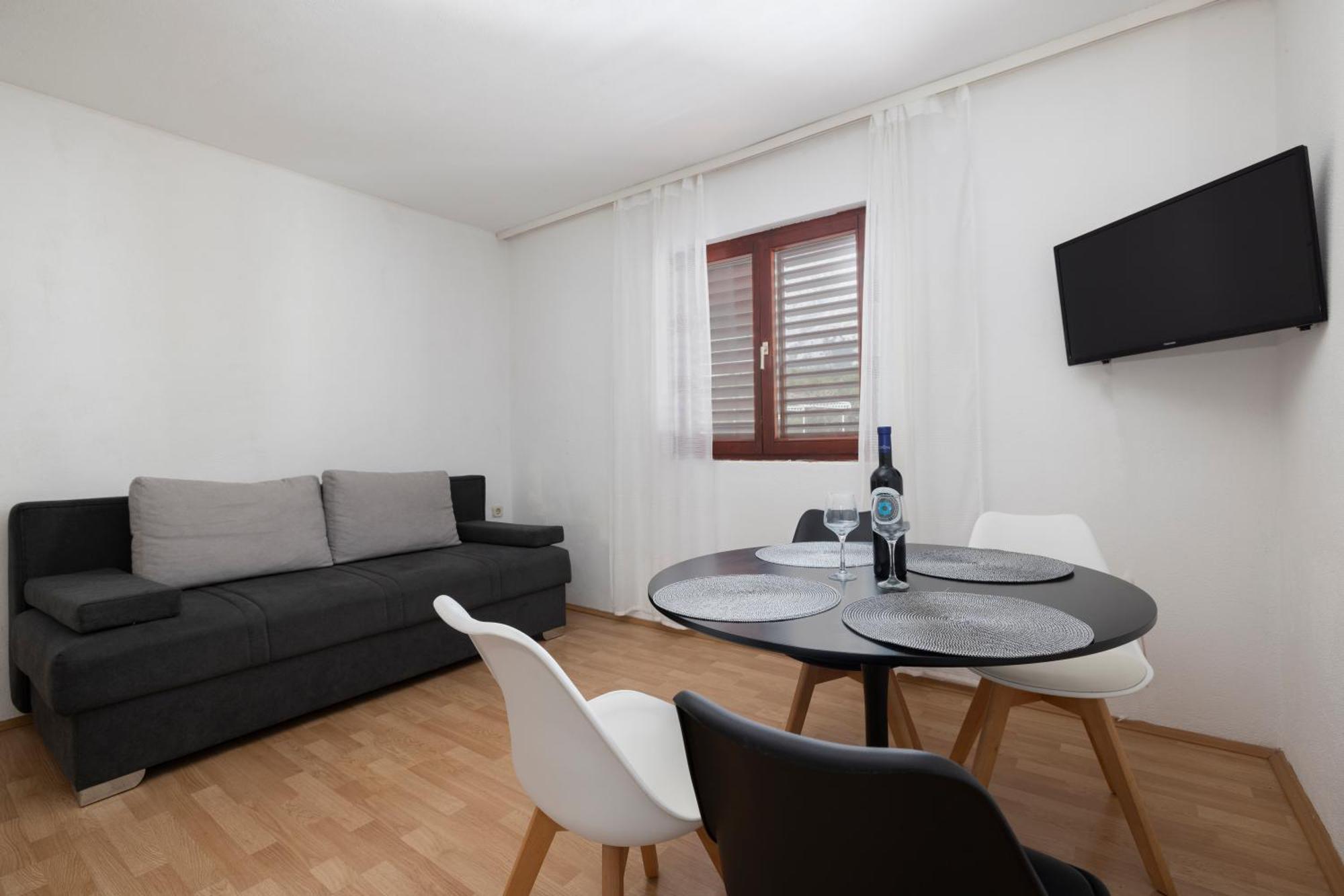 Apartments Family Roso Promajna Buitenkant foto